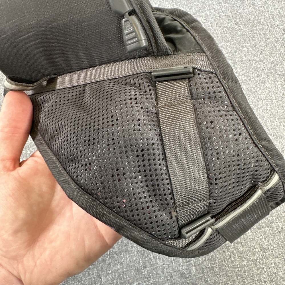 The North Face Flight Series Running Belt Waist Pack Black Hydration Hiking - Picture 5 of 8